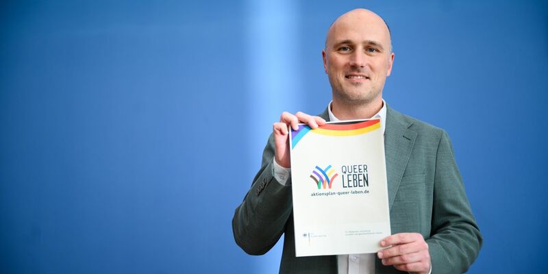 Angesichts zunehmender Angriffe brauche es einen besseren verfassungsrechtlichen Schutz für queere Menschen, so Lehmann. - Foto: Bernd von Jutrczenka/dpa