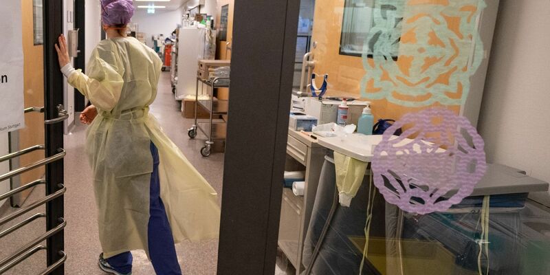 Die allermeisten ausländischen Berufsabschlüsse drehen sich um Medizinberufe, ganz vorne Pflegeberufe (Archivbild) - Foto: Marijan Murat/dpa