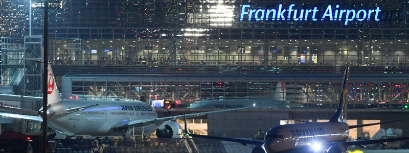 Am Frankfurter Flughafen wächst die Zahl der Flugbewegungen.  - Foto: Arne Dedert/dpa