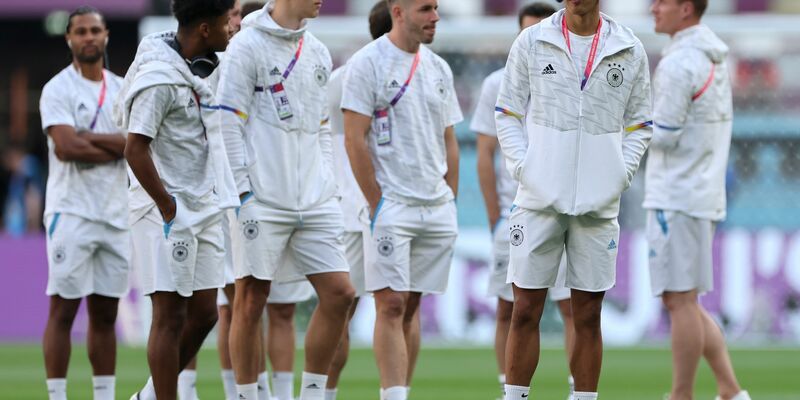Hansi Flick nimmt für das Testspiel gegen Polen neun Veränderungen in seiner Startelf vor. - Foto: Christian Charisius/dpa