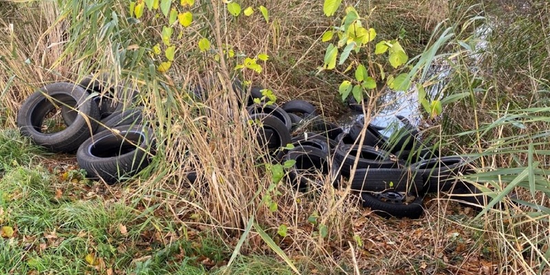 POL-CE: Unerlaubte Entsorgung von Altreifen in der Gemarkung Höfer - Polizei bittet um Zeugenhinweise - Foto: presseportal.de