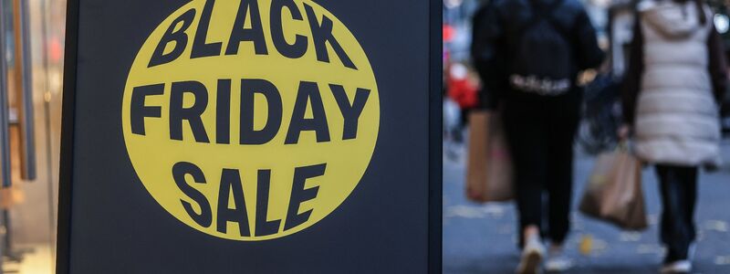 Ein Schnäppchen zu machen, fühlt sich gut für uns an. (Archivbild) - Foto: Oliver Berg/dpa