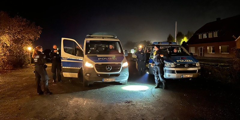 FW-MH: Brand in leerstehender Lagerhalle - Foto: presseportal.de