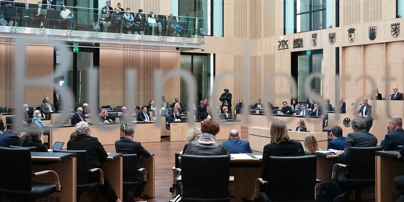 Der Bundesrat hatte den Teil des sogenannten Sicherheitspakets, das unter strengen Voraussetzungen eine Erweiterung der Internet-Befugnisse der Sicherheitsbehörden vorsieht, gekippt. Die von der Union geführten Landesregierungen finden, die geplanten Neuerungen zu schwach. (Archivbild) - Foto: Demy Becker/dpa