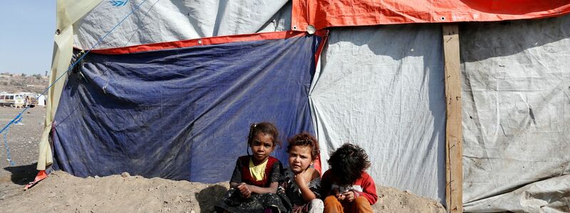 Jemenitische Kinder in einem Lager für Binnenflüchtlinge. - Foto: Mohammed Mohammed/XinHua/dpa