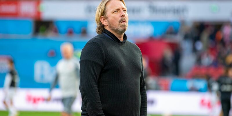 Borussia Dortmund trennt sich wieder von seinem Kaderplaner Sven Mislintat.  - Foto: David Inderlied/dpa