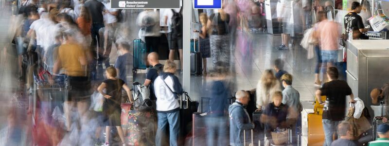 Niedrigere Ticketsteuer? Dafür gibt es derzeit «keine Spielräume im Bundeshaushalt». (Archivbild) - Foto: Boris Roessler/dpa