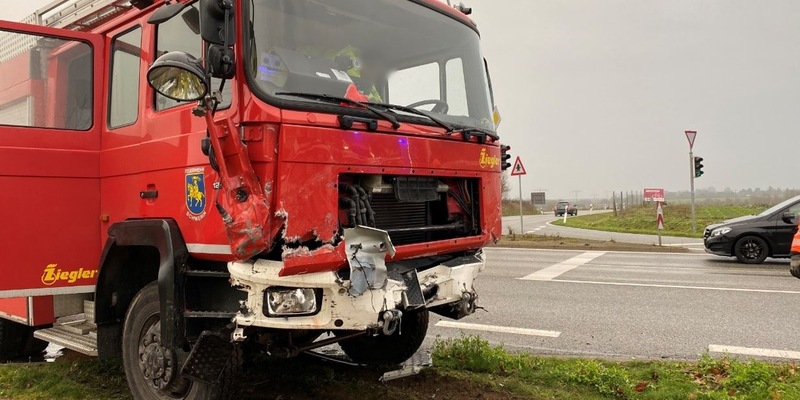 POL-ME: Auto nach Auffahrunfall in Flammen - Ratingen - 2407042 - Foto: presseportal.de