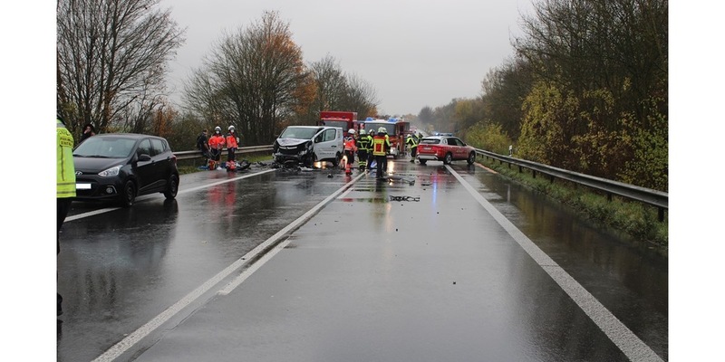 POL-DN: Fahrzeug überschlägt sich auf der B56 - Foto: presseportal.de