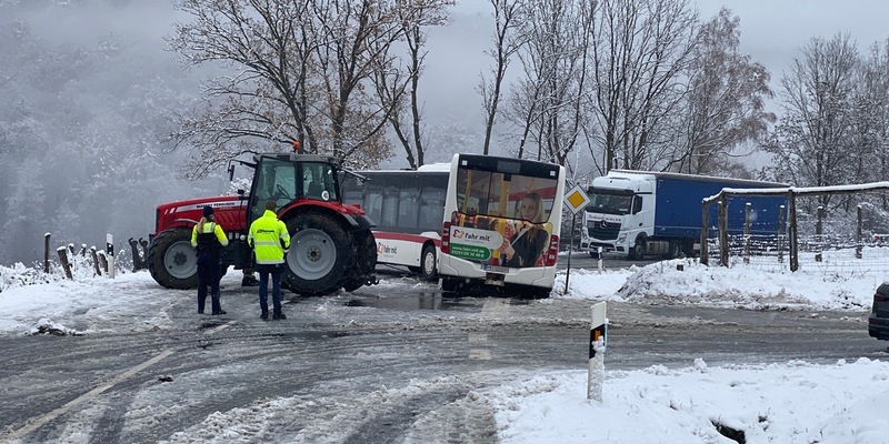 POL-PDWIL: Verkehrsbehinderungen durch Schneefall - Foto: presseportal.de