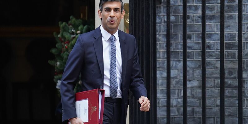 Premierminister Rishi Sunak hat in der eigenen Partei einen schweren Stand. - Foto: James Manning/PA Wire/dpa