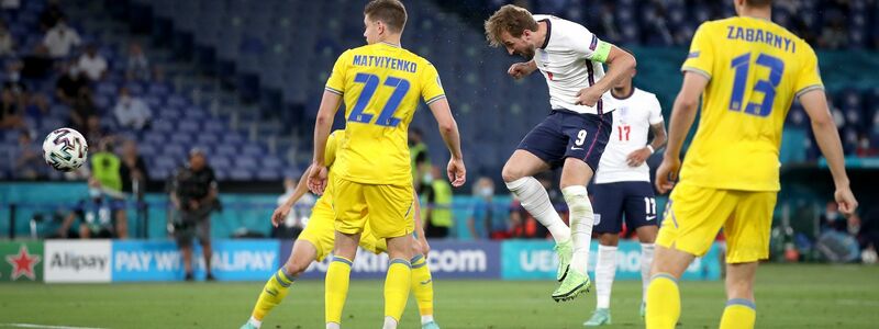 Das Tor zur 3:0-Führung erzielt Englands Harry Kane (M) per Kopf. - Foto: Nick Potts/PA Wire/dpa