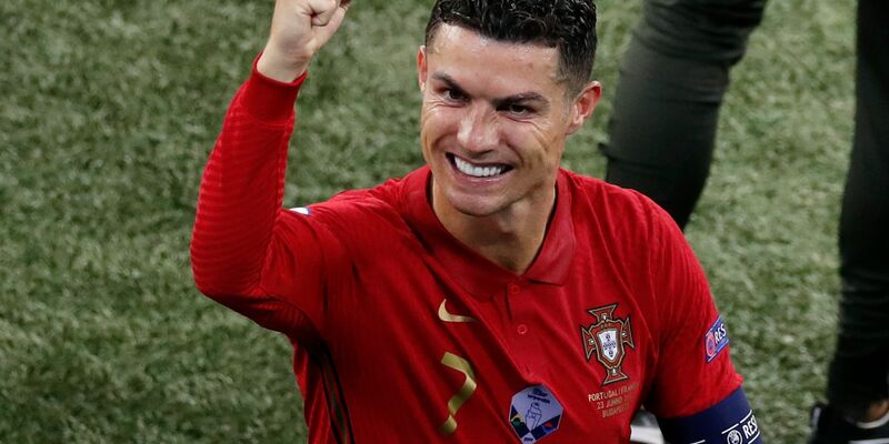 Portugals Cristiano Ronaldo jubelt nach dem Spiel gegen Frankreich. - Foto: Laszlo Balogh/POOL AP/dpa