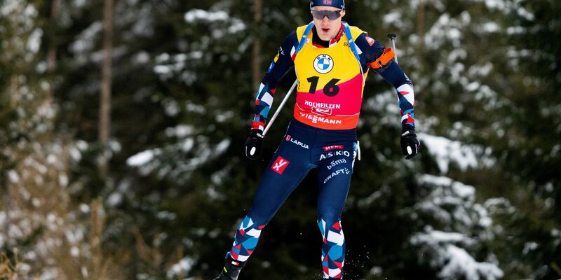 Norwegens Biathlon-Star Johannes Thingnes Bö siegte auch im Massenstart. - Foto: Georg Hochmuth/APA/dpa