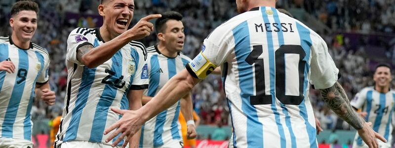 Argentiniens Nahuel Molina (26) traf nach starker Vorarbeit von Lionel Messi zum 1:0. - Foto: Ricardo Mazalan/AP/dpa
