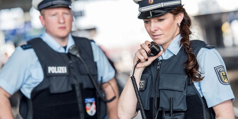Bundespolizeidirektion München: 13-Jährige Zwillinge reisen durch Europa - Foto: presseportal.de