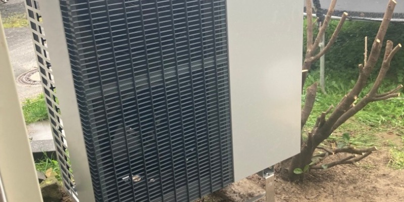 FW Tönisvorst: Brennender Misthaufen löst Großalarm für die Feuerwehr aus. - Foto: presseportal.de