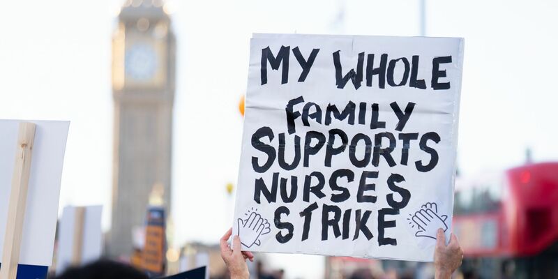 Die Lokführer in Großbritannien streiken. - Foto: James Manning/PA Wire/dpa