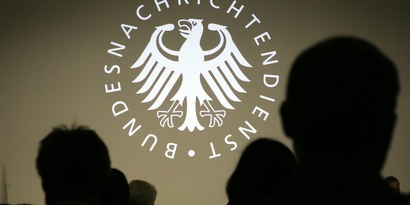 Die Angeklagten sollen geheime Dokumente und Informationen aus dem BND an den russischen Inlandsgeheimdienst FSB gegeben haben (Symbolbild). - Foto: Wolfgang Kumm/dpa