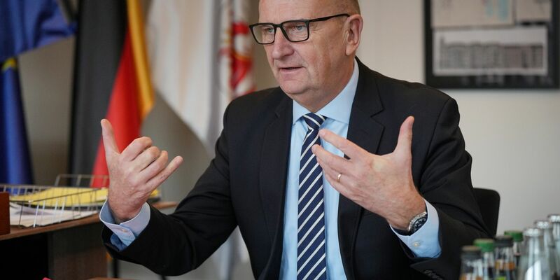 Brandenburgs SPD-Landeschef Dietmar Woidke stellt sich im Landtag zur Wiederwahl als Ministerpräsident. (Archivbild) - Foto: Soeren Stache/dpa