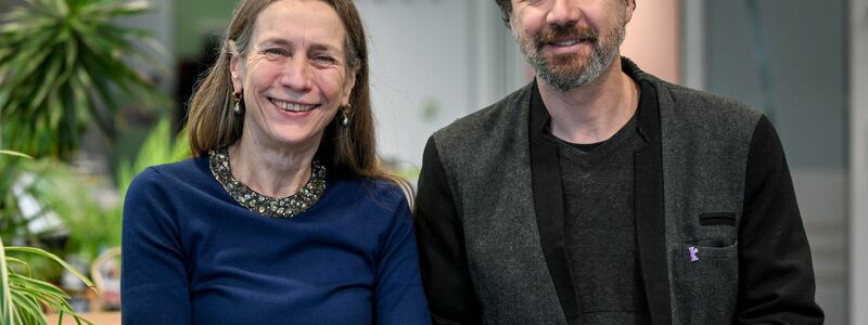 Mariette Rissenbeek und Carlo Chatrian stellen das Berlinale-Programm vor. - Foto: Jens Kalaene/dpa