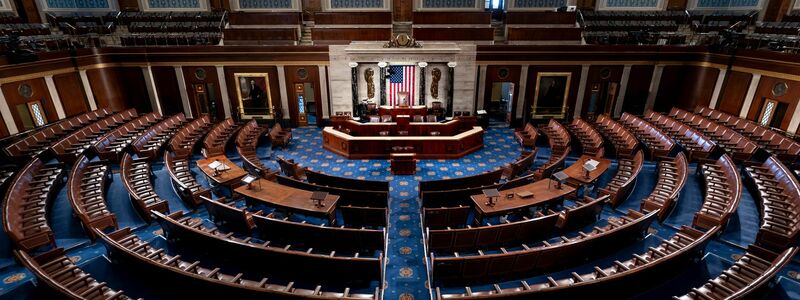 Der Sitzungssaal des Repräsentantenhauses im Kapitol. - Foto: J. Scott Applewhite/AP/dpa