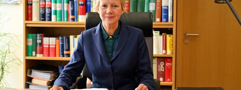 Sie hat bei der Arbeitszeiterfassung Fakten geschaffen - die Präsidentin des Bundesarbeitsgerichts, Inken Gallner. (Archivbild) - Foto: Martin Schutt/dpa-Zentralbild/dpa