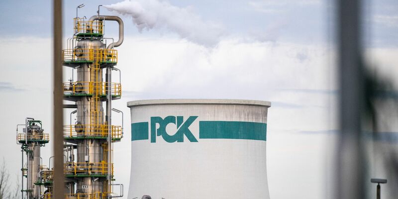 Die PCK-Raffinerie in Brandenburg verarbeitet kein russisches Öl mehr. - Foto: Christophe Gateau/dpa
