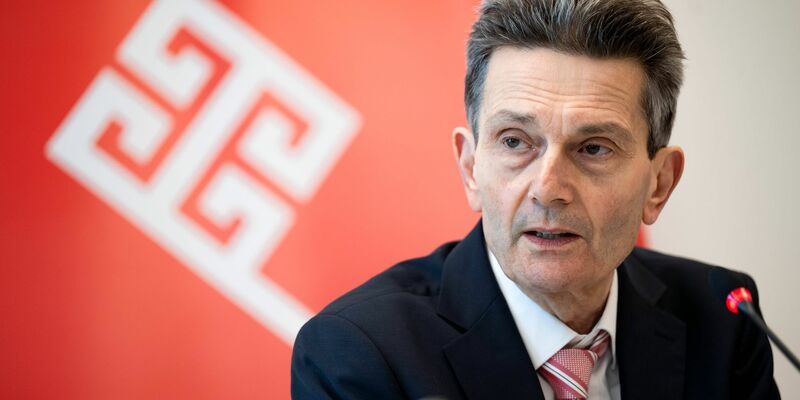 SPD-Fraktionschef Rolf Mützenich appelliert an die übrigen Fraktionen im Bundestag. - Foto: Sina Schuldt/dpa
