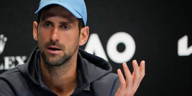 Novak Djokovic ist bei den Australian Open der große Favorit. - Foto: Aaron Favila/AP/dpa