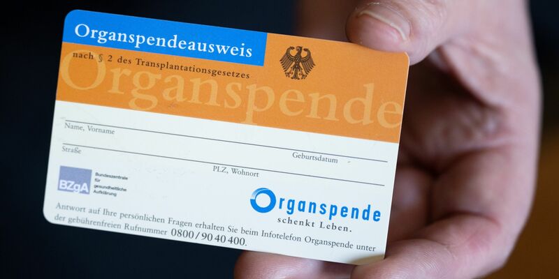 Im Ringen um mehr lebensrettende Organspenden kommt ein neuer Anlauf für Änderungen der Spenderegeln in Gang. - Foto: Hendrik Schmidt/dpa
