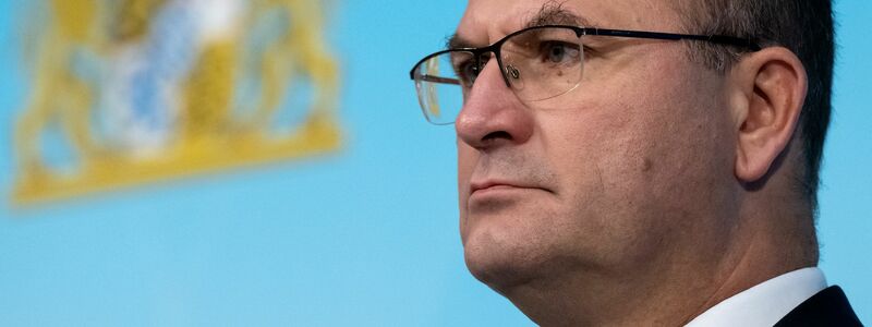 Bayerns Finanzminister Albert Füracker (CSU) sieht das Ausgleichssystem unter den Bundesländern am Ende. Er sorgt sich um eine Überforderung der Geberländer. (Archivbild)  - Foto: Sven Hoppe/dpa