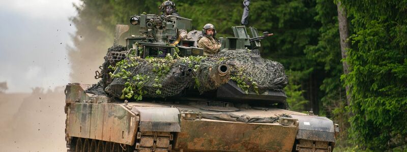 Ein Panzer des Typs M1 Abrams der US Army. - Foto: Nicolas Armer/dpa