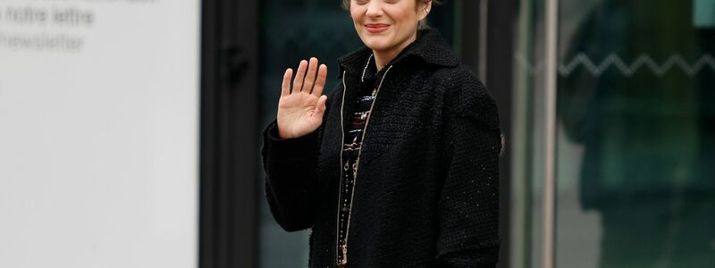 Schauspielerin Marion Cottilard gab sich bei Chanel die Ehre. - Foto: Lewis Joly/AP/dpa