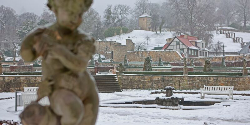 Dienstag könnten Temperaturen von 38 Grad erreicht werden (Archivbild).  - Foto: Matthias Bein/dpa