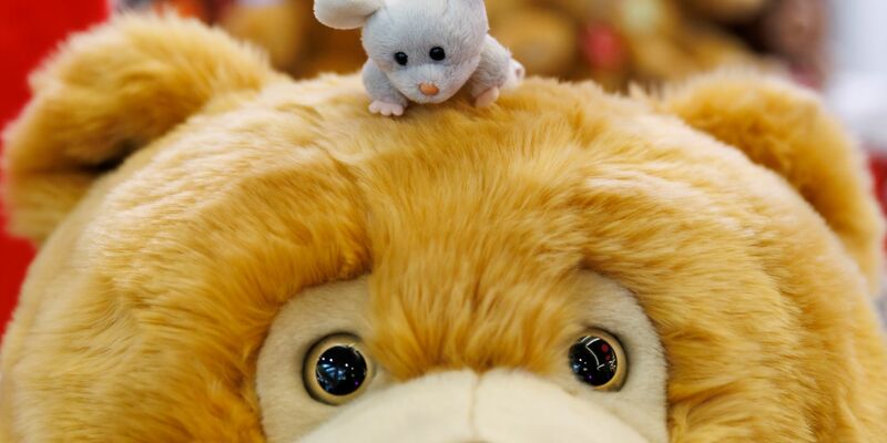 Vom 30. Januar bis 3. Februar 2024 trifft sich in Nürnberg die Spielzeugbranche auf der Internationalen Spielwarenmesse. - Foto: Daniel Karmann/dpa