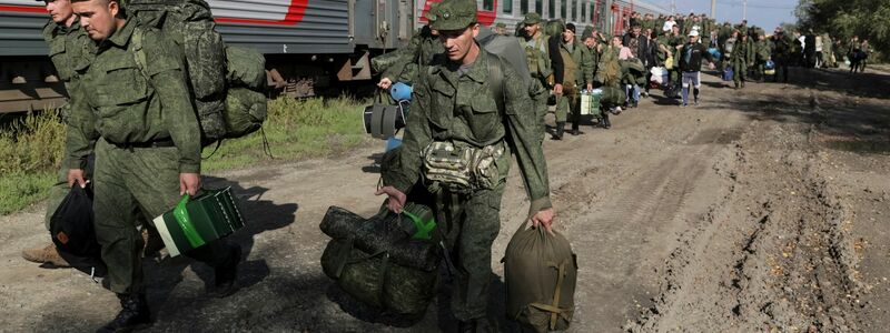 Russland und die Ukraine beschossen sich erneut gegenseitig mit Drohnen. (Archivbild) - Foto: Uncredited/AP/dpa