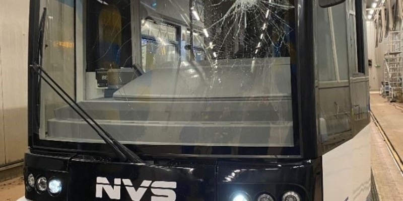 LPI-NDH: Graffiti an einer Straßenbahn - Foto: presseportal.de