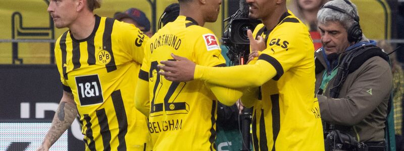 Freut sich über sein Tor zum 2:0 für Dortmund: Felix Nmecha - Foto: Bernd Thissen/dpa