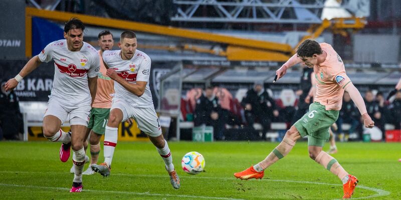 Jeff Chabot hat sich am Oberschenkel verletzt. - Foto: Tom Weller/dpa