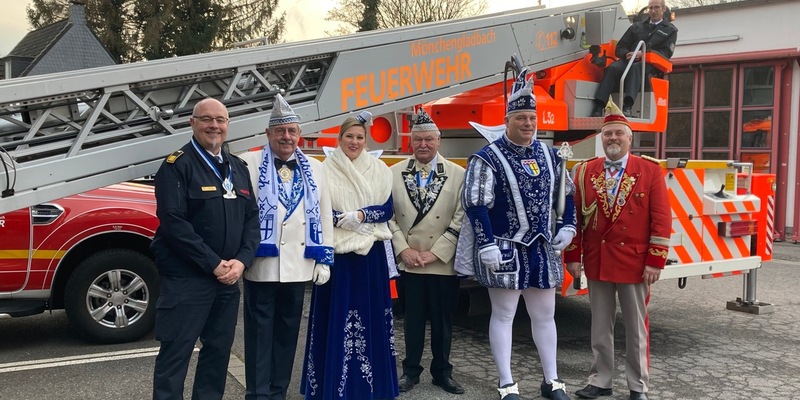 FW-BN: Vermeintlicher Gebäudebrand in Plittersdorf - Eine Person gerettet, mehrere Gasflaschen gesichert - Foto: presseportal.de