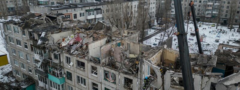 Schwere Zerstörungen in Pokrowsk durch russische Angriffe. (Archivbild) - Foto: Evgeniy Maloletka/AP/dpa