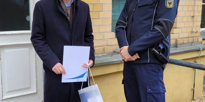 POL-HST: Polizei ehrt Bürger für Zivilcourage - Foto: presseportal.de