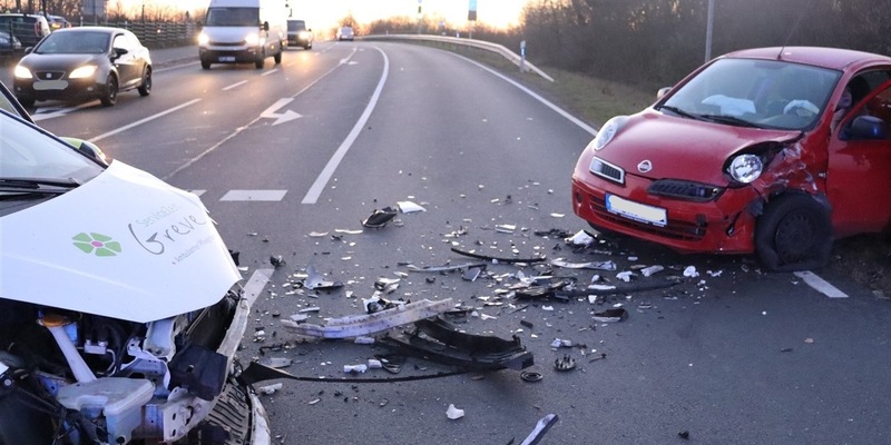 POL-DN: Drei leichtverletzte Personen nach Verkehrsunfall - Foto: presseportal.de