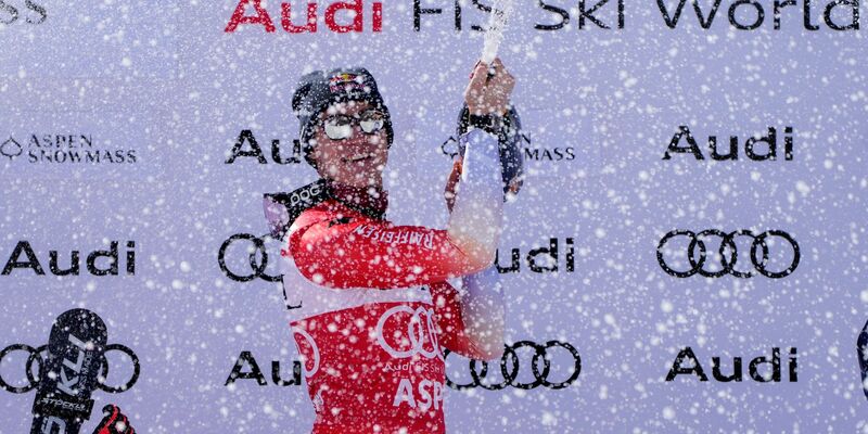 Gewann auch den Riesenslalom in Aspen: Marco Odermatt. - Foto: John Locher/AP/dpa
