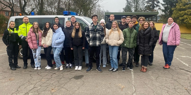 HZA-HB: Berufseinsteiger beim Hauptzollamt Bremen / Jetzt Karriere beim ZOLL starten! - Foto: presseportal.de