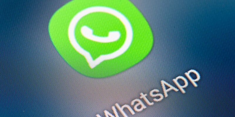 WhatsApp gehört zum Facebook-Konzern Meta. - Foto: Fabian Sommer/Deutsche Presse-Agentur GmbH/dpa