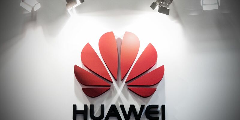 Das Logo von Huawei. - Foto: Robert Schlesinger/ZB/dpa