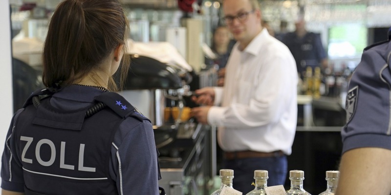 HZA-DO: Fluchtversuch endet im Keller / Zoll beendet illegalen Aufenthalt und illegale Beschäftigung - Foto: presseportal.de