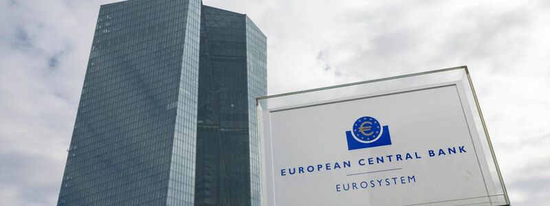 Die EZB hat die Leitzinsen in Serie gesenkt, nun machen die Euro-Währungshüter eine Pause. - Foto: Boris Roessler/dpa
